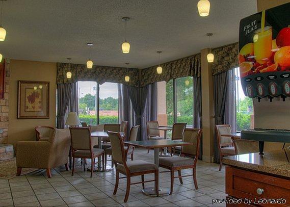 Quality Inn Merchants Drive Knoxville Restaurant photo